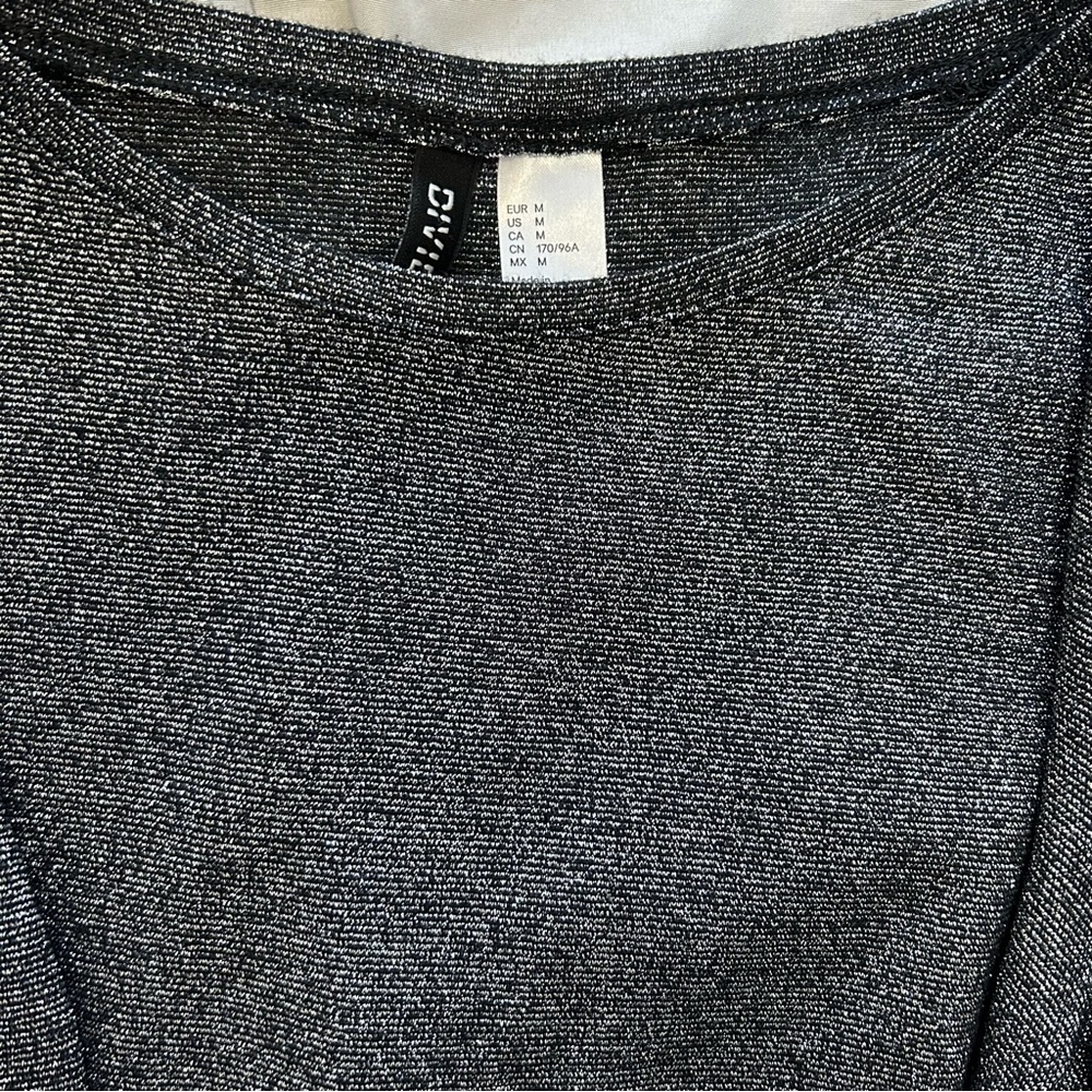 3 Nice Chic Tops - Picture 3 of 8